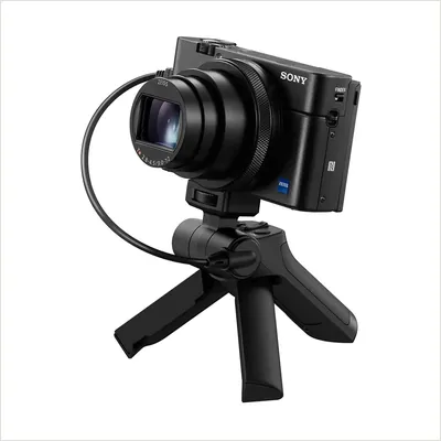 Фотоаппарат Sony Cyber-shot DSC-RX100M7 с рукояткой (DSC-RX100M7G) — фото 1