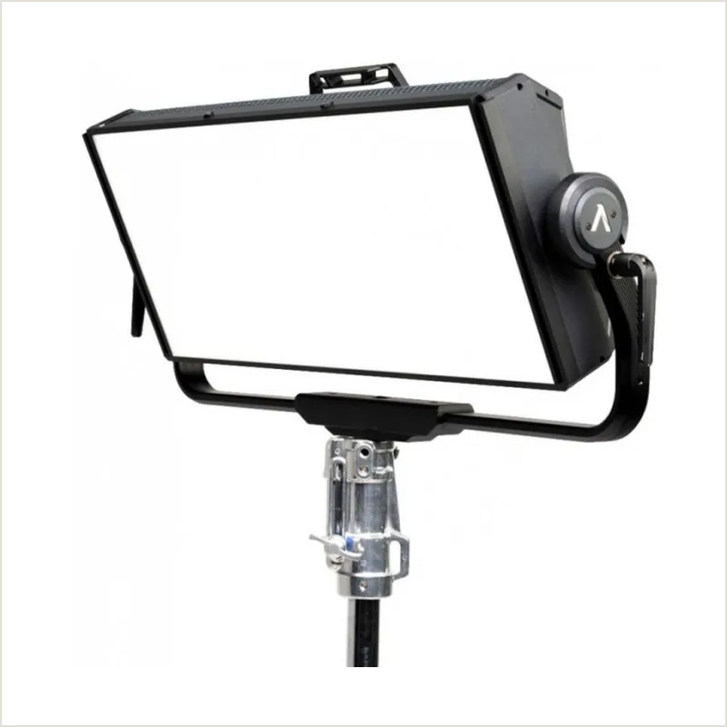 Aputure Amaran NOVA P600c Kit с кейсом